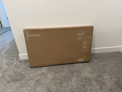 Brand New QLED Samsung 43” Smart Tv