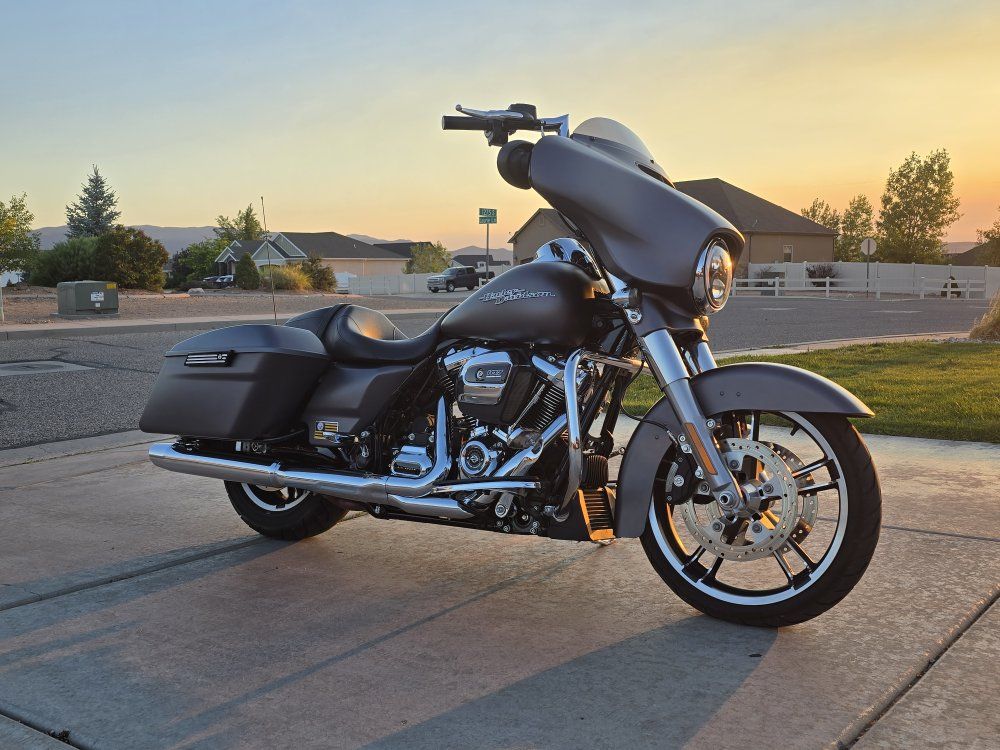 Harley-Davidson Street Glide Special 2017 - Grey Denim, Well-Maintained Touring Motorcycle