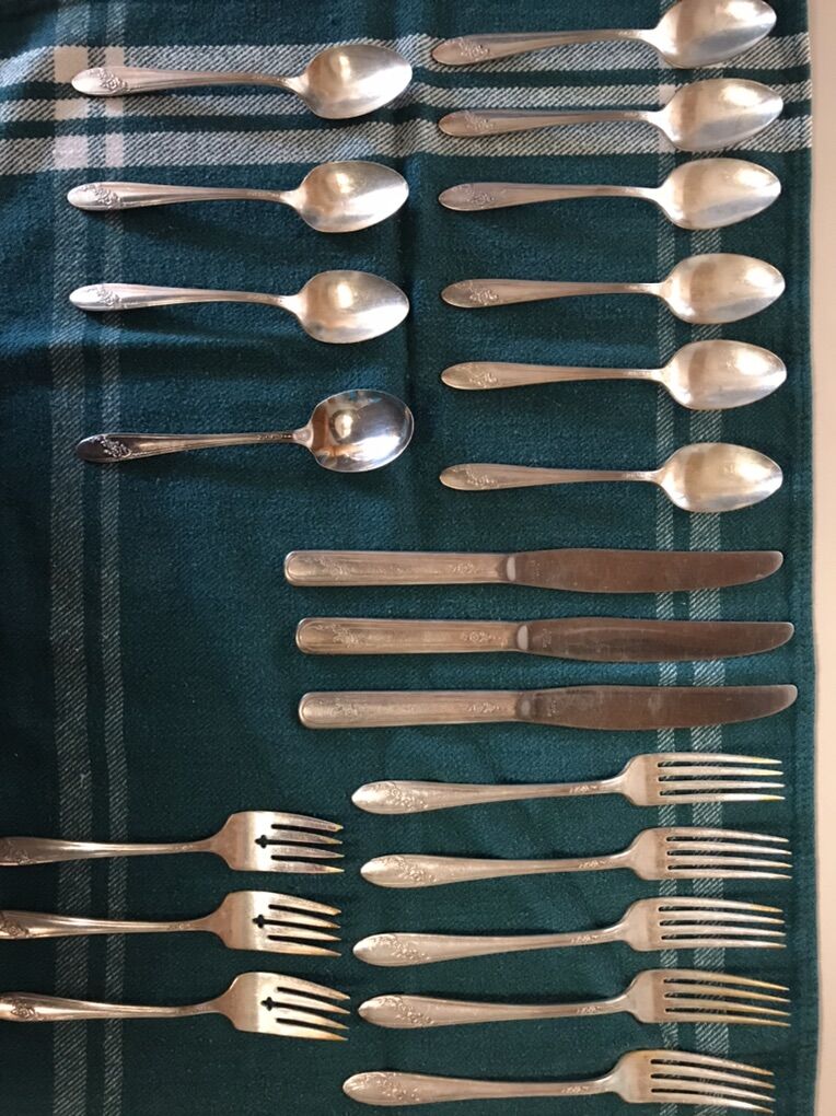 Tudor Plate Oneida Community Queen Bess