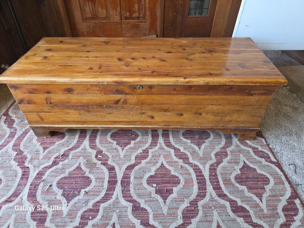 Vintage 1930s Rockford Cedar Window Bench Trunk