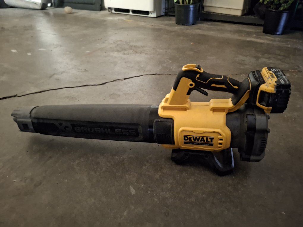 Dewalt leaf blower