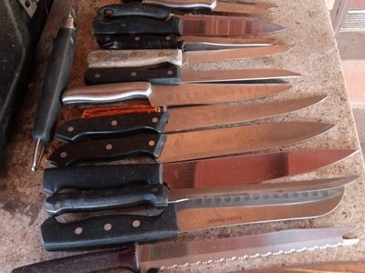 25 assorted kitchen knives for sale $15