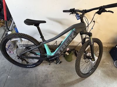 Trek Powerfly 4 Electric Mountain Bike - Gray/Teal, Bosch Motor, Kenda Tires Frame size Small