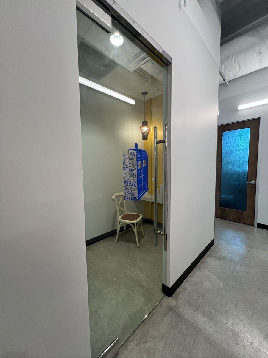 Main image 8