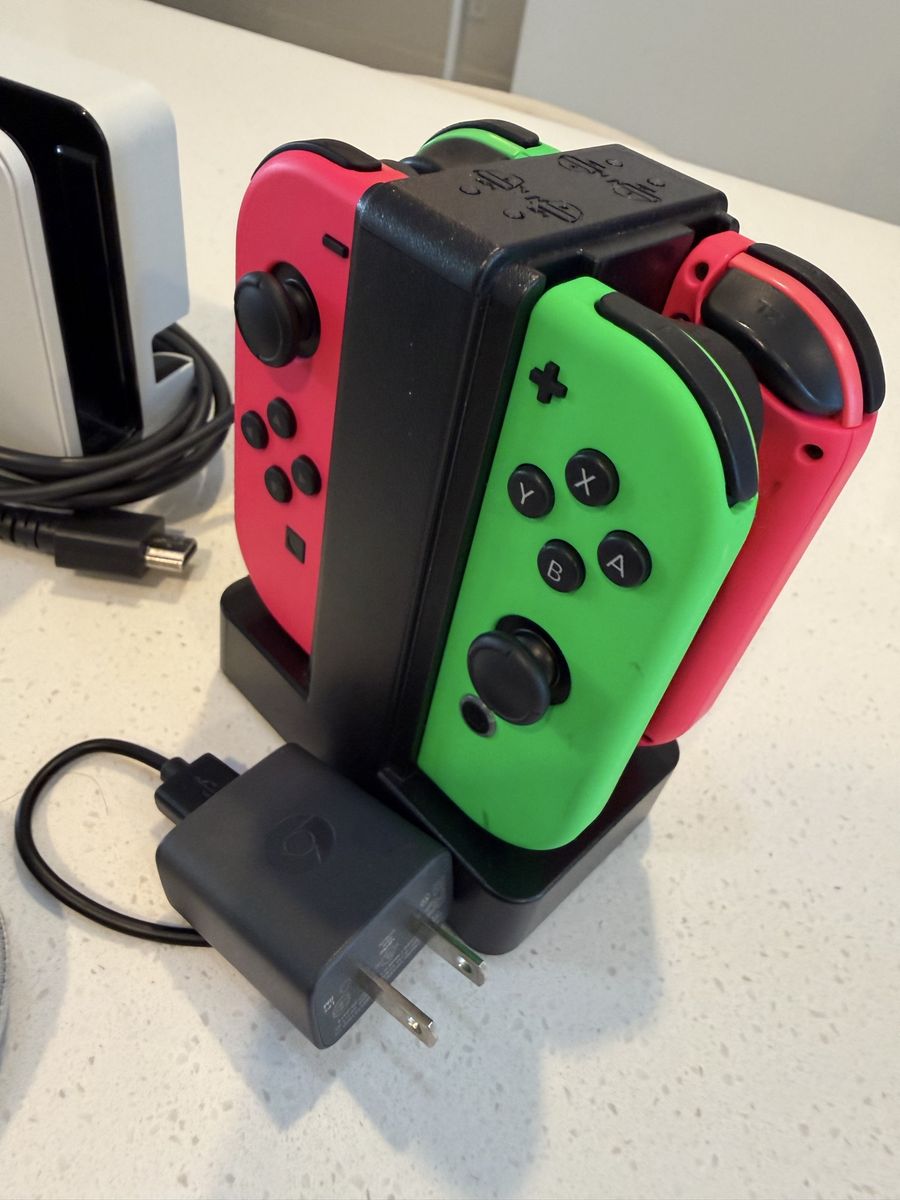 Main image 3