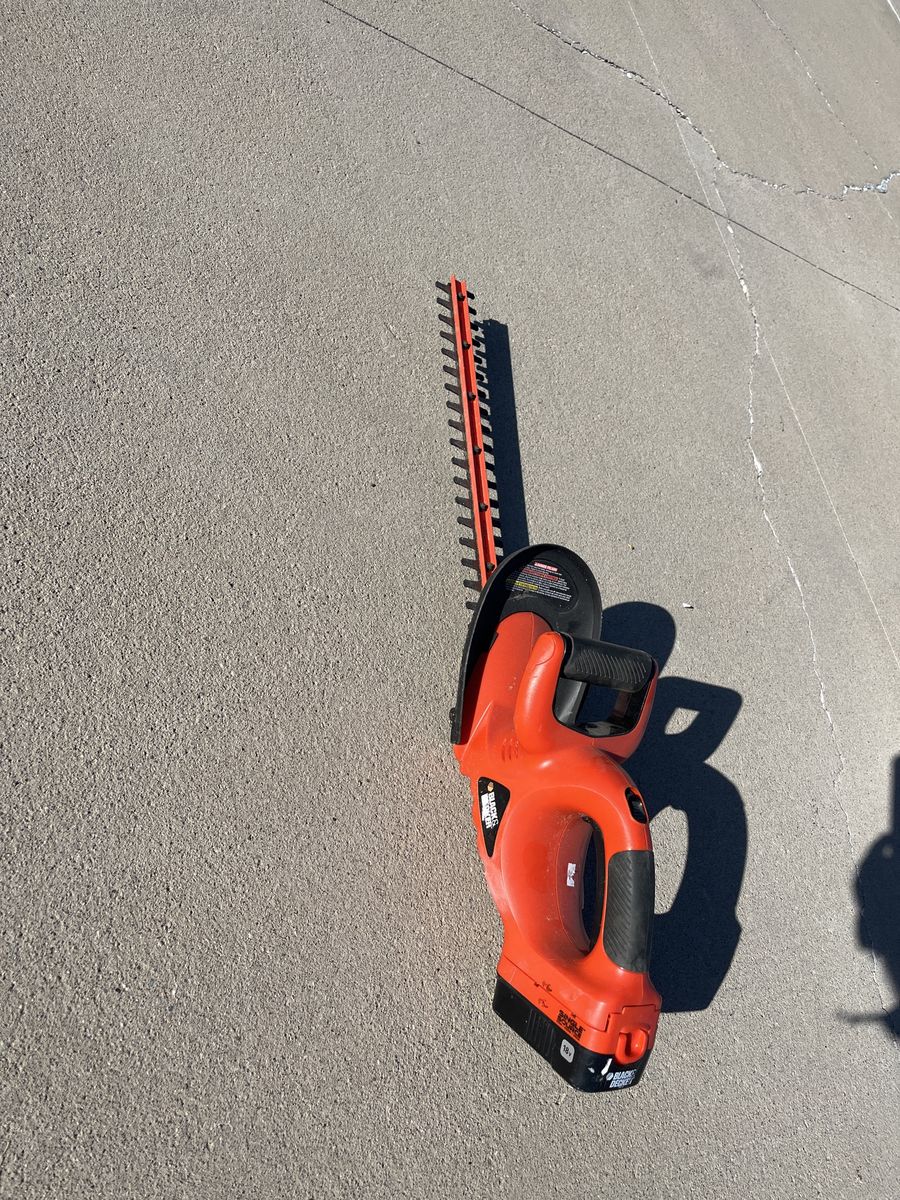Black & Decker hedge trimmer