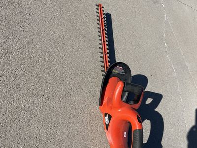 Black & Decker hedge trimmer