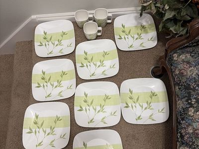 Mint Condition Corelle Rivage Square11 Piece