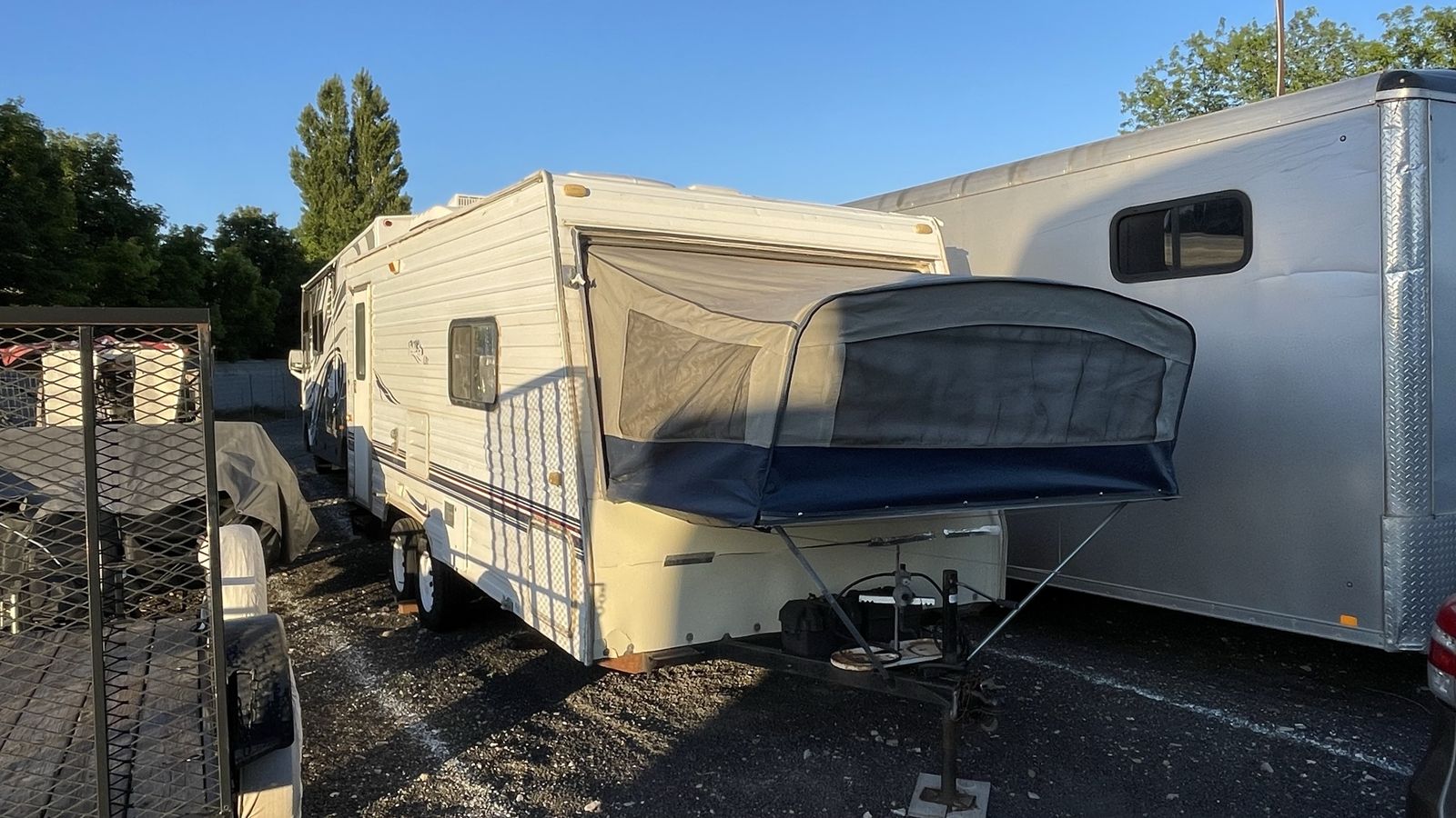 2002 Thor Tahoe 19DT Hybrid Sleeps 8