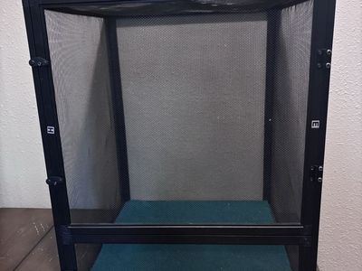 Mesh cage