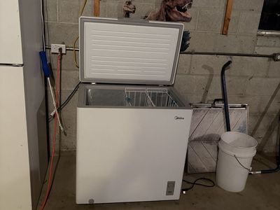 Midea White Chest Freezer