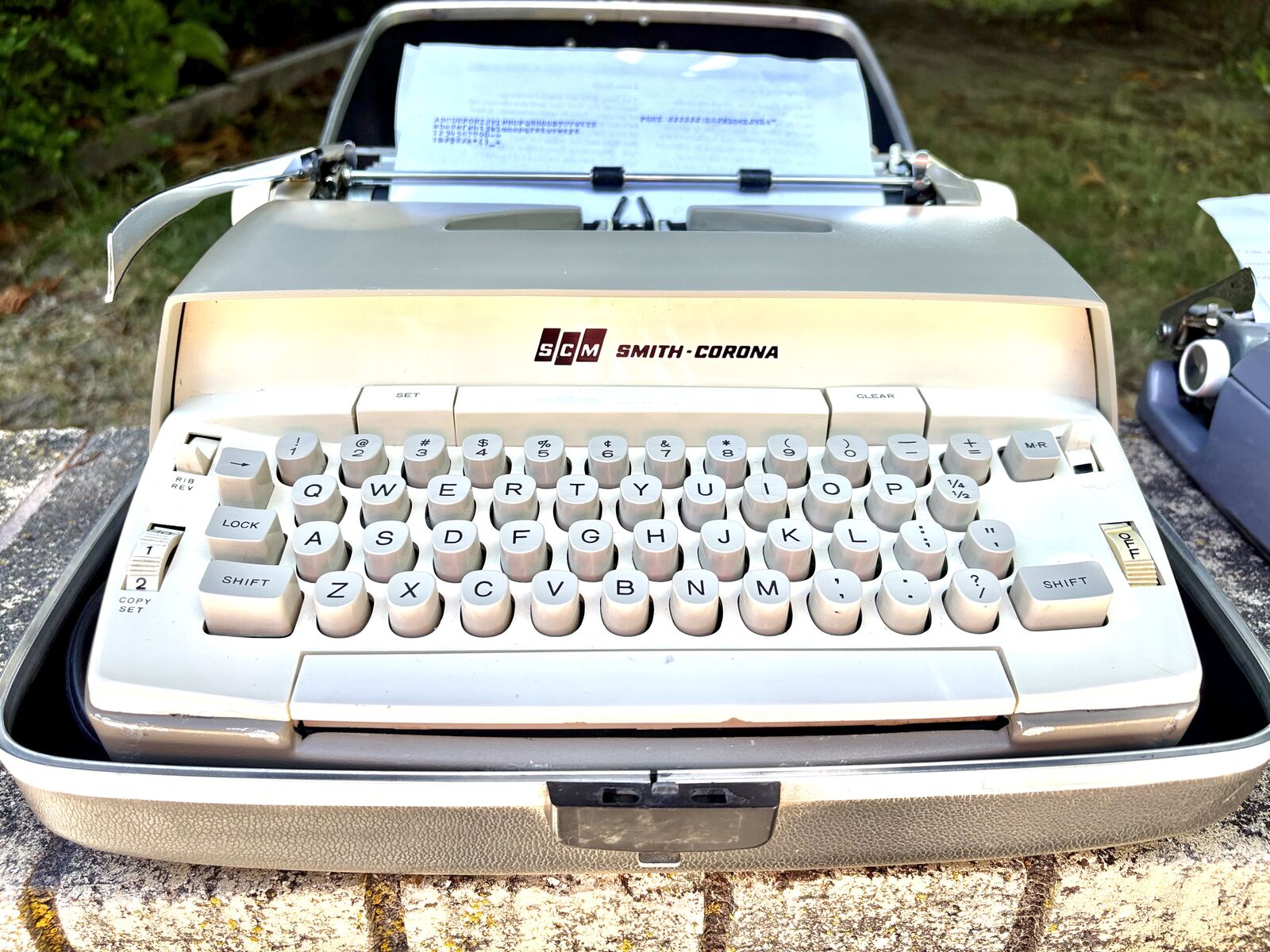 vintage SCM Smith-Corona Electra 120 portable electric portable typewriter with travel case