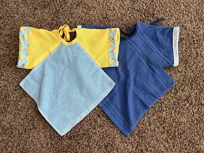 NEW: Homemade Bibs With Sleeves