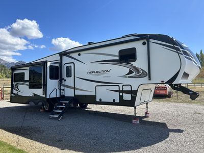 2020 Grand Design Reflection 337RLS