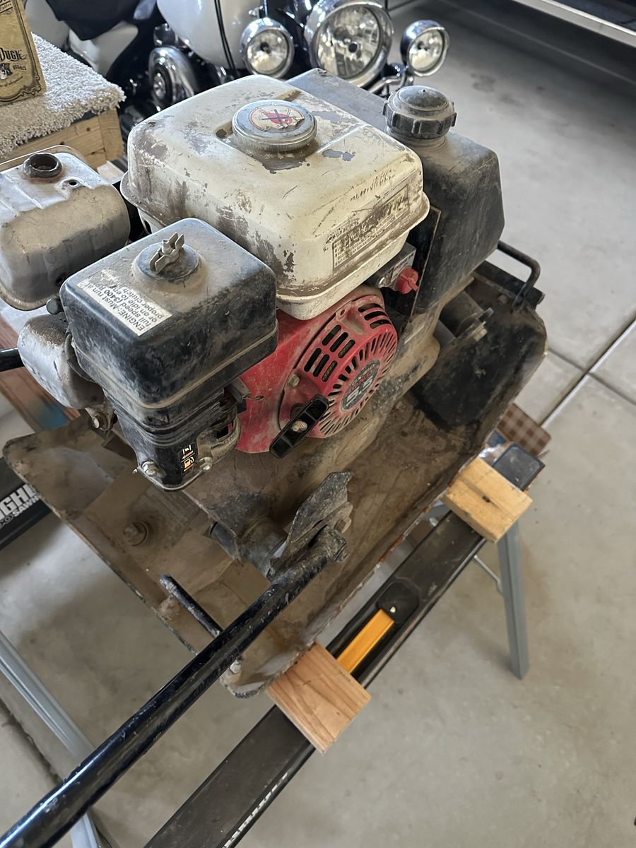 STONE PLATE COMPACTOR