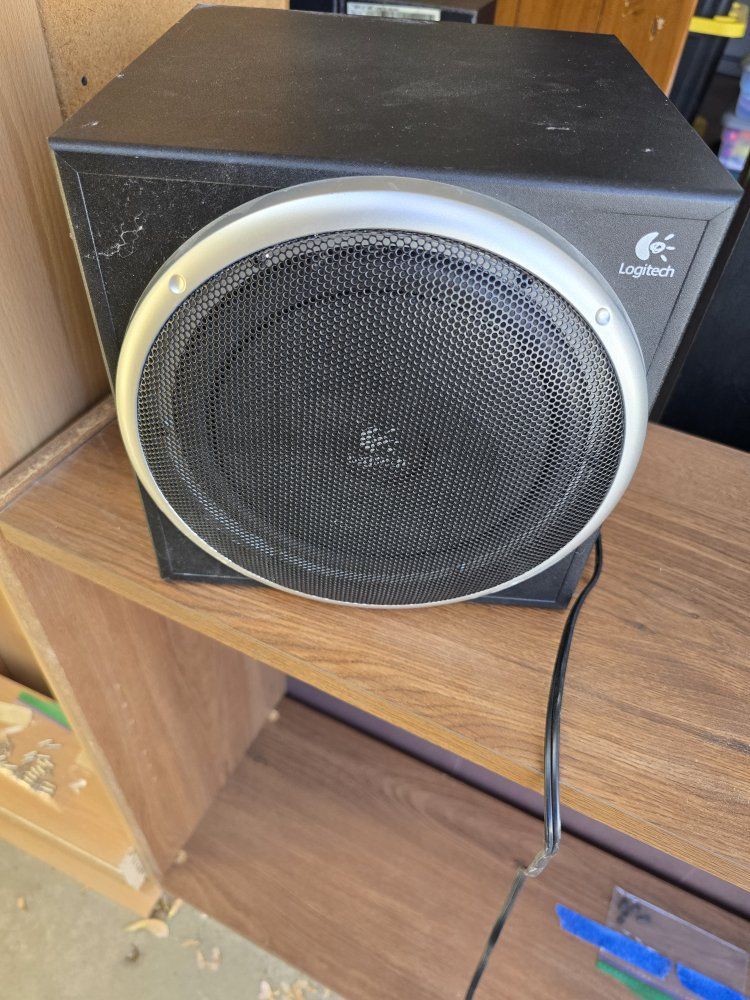 Subwoofer Logitech Z-640