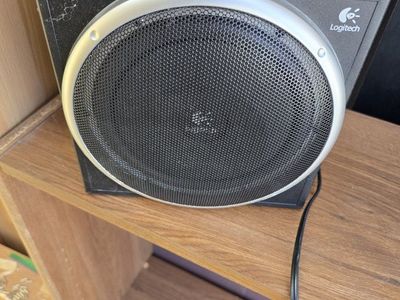 Subwoofer Logitech Z-640