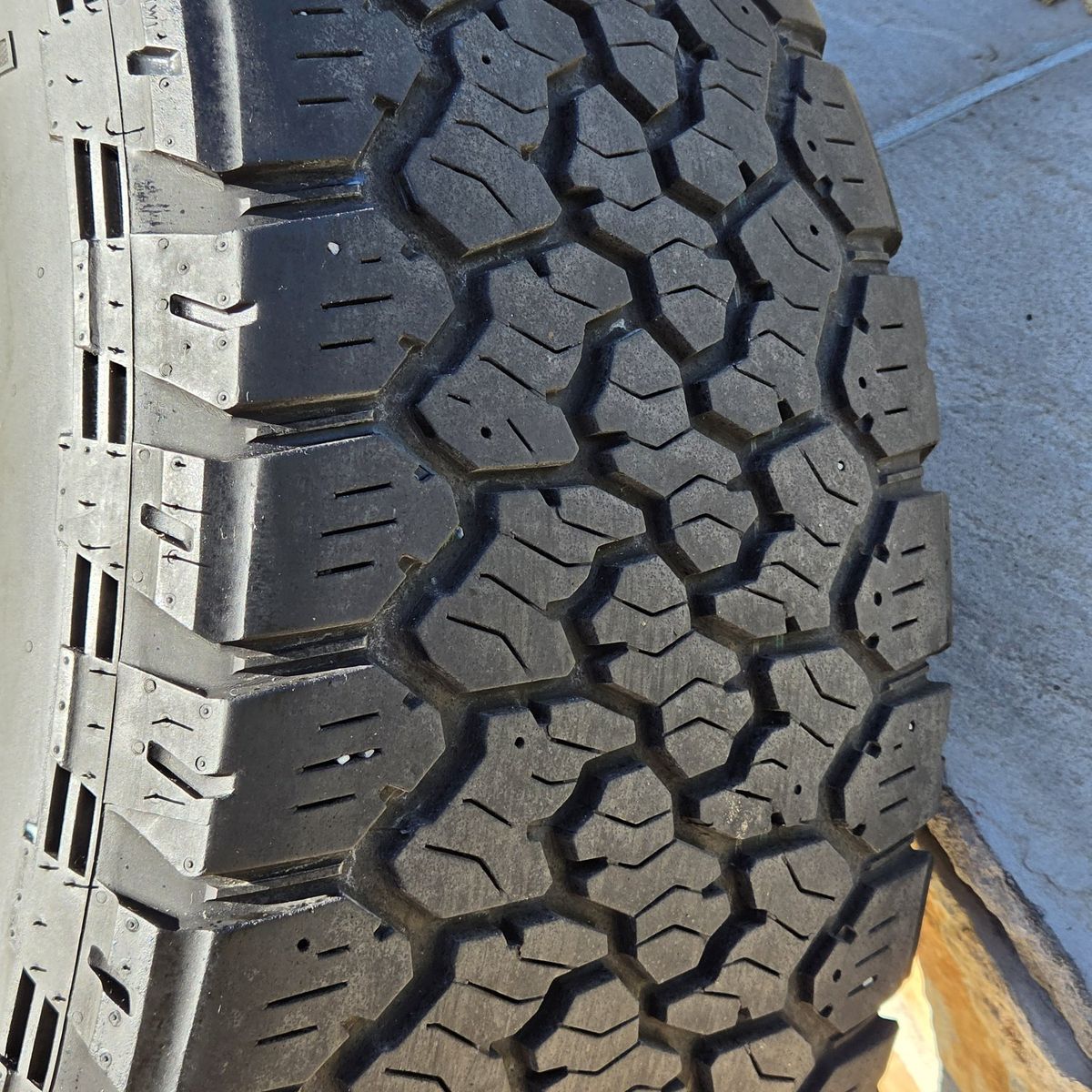 Set of 4 General All Terrain Tires 275/55/20