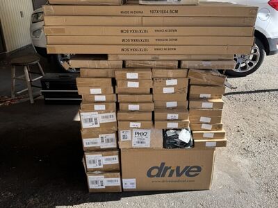 Pallet For Sale ( lots Of Brand Bew Stuff)