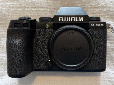 Fujifilm X-S10 Mirrorless Camera Body