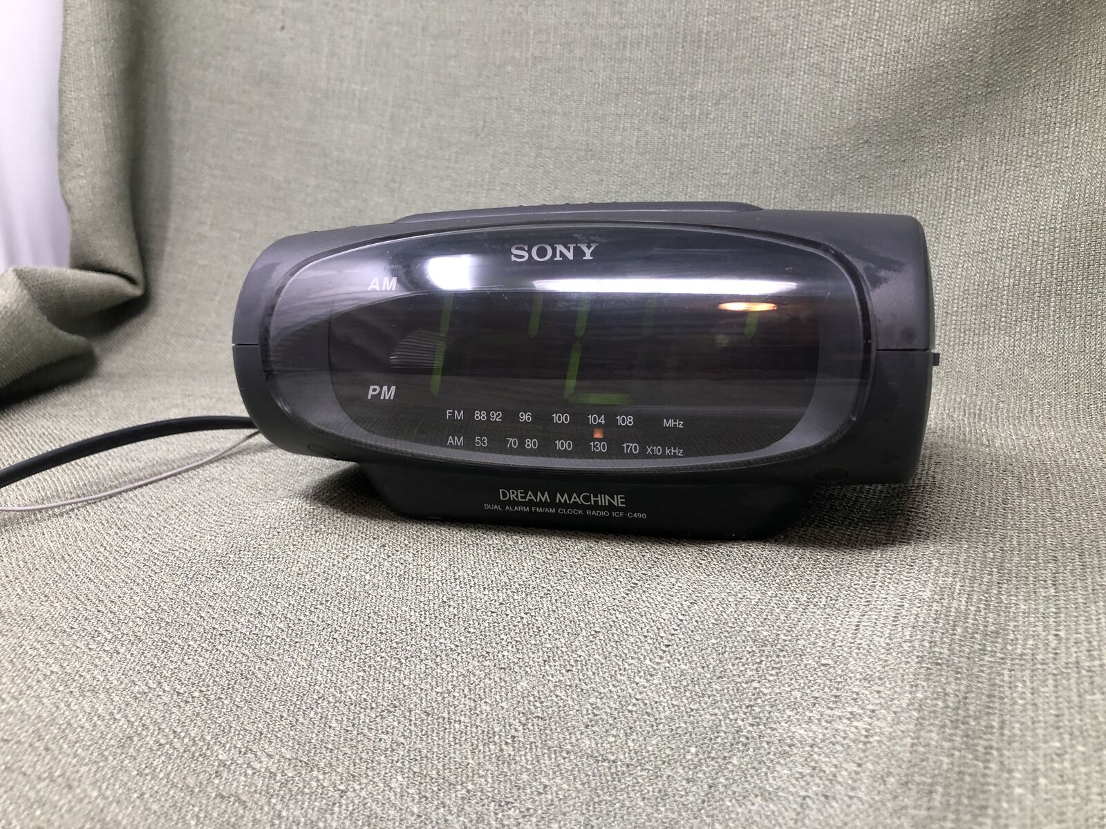 Sony Dream Machine ICF-C490 AM/FM Alarm Clock Radio