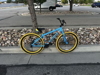 Maniacc Flyer SE Racing BMX Bike - Blue with Yellow Tires