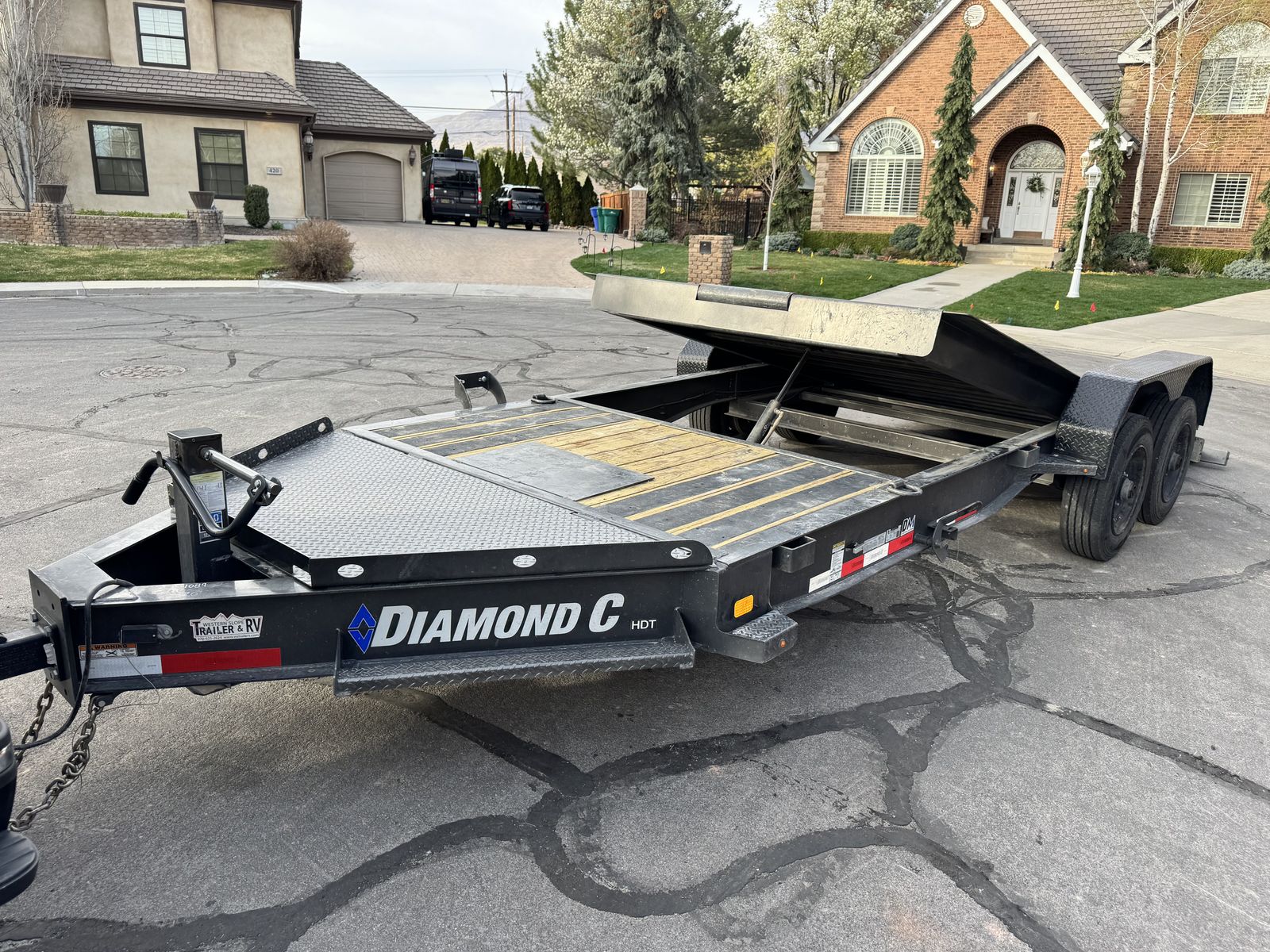 Diamond C Trailer HDT 20K GVWR Tilt Deck