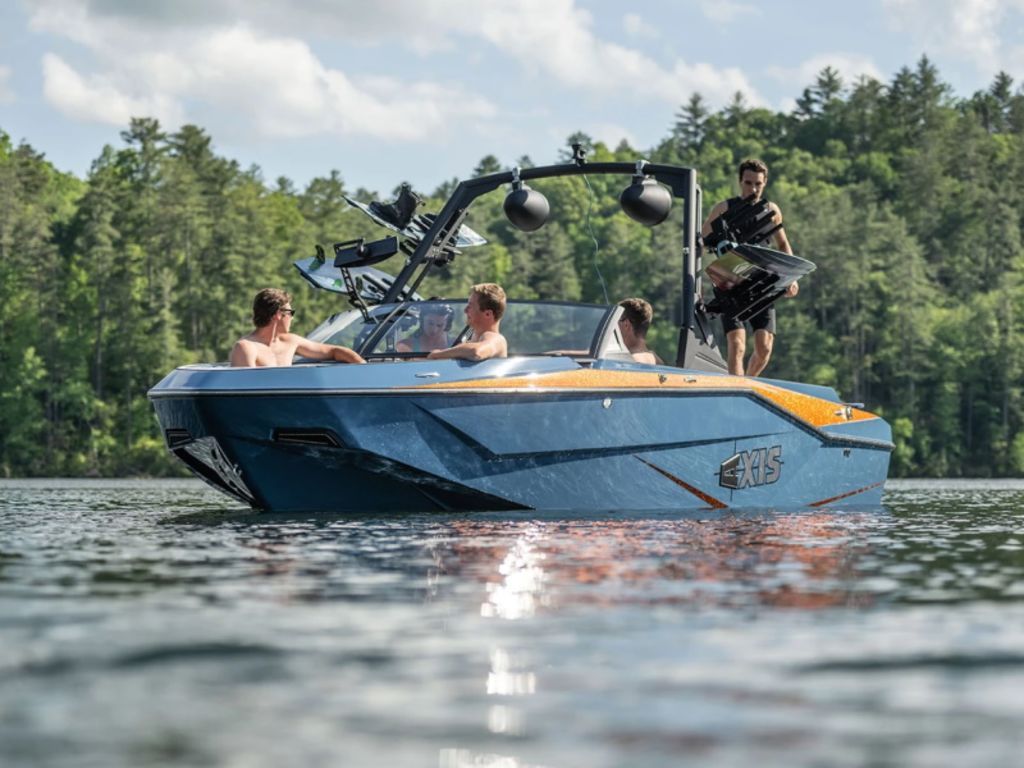 2023 Axis Wake Research T235