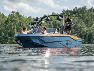 2023 Axis Wake Research T235