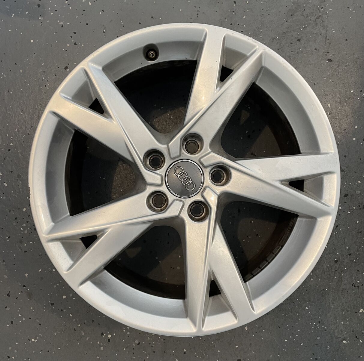 2018 Audi A4 17′′ OEM Wheel Rim