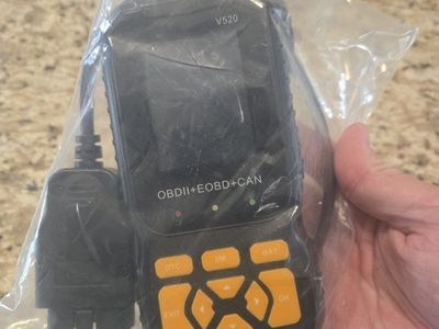 V520 OBDII EOBD CAN Diagnostic Code Scanner Automotive OBD2 Reader brand new