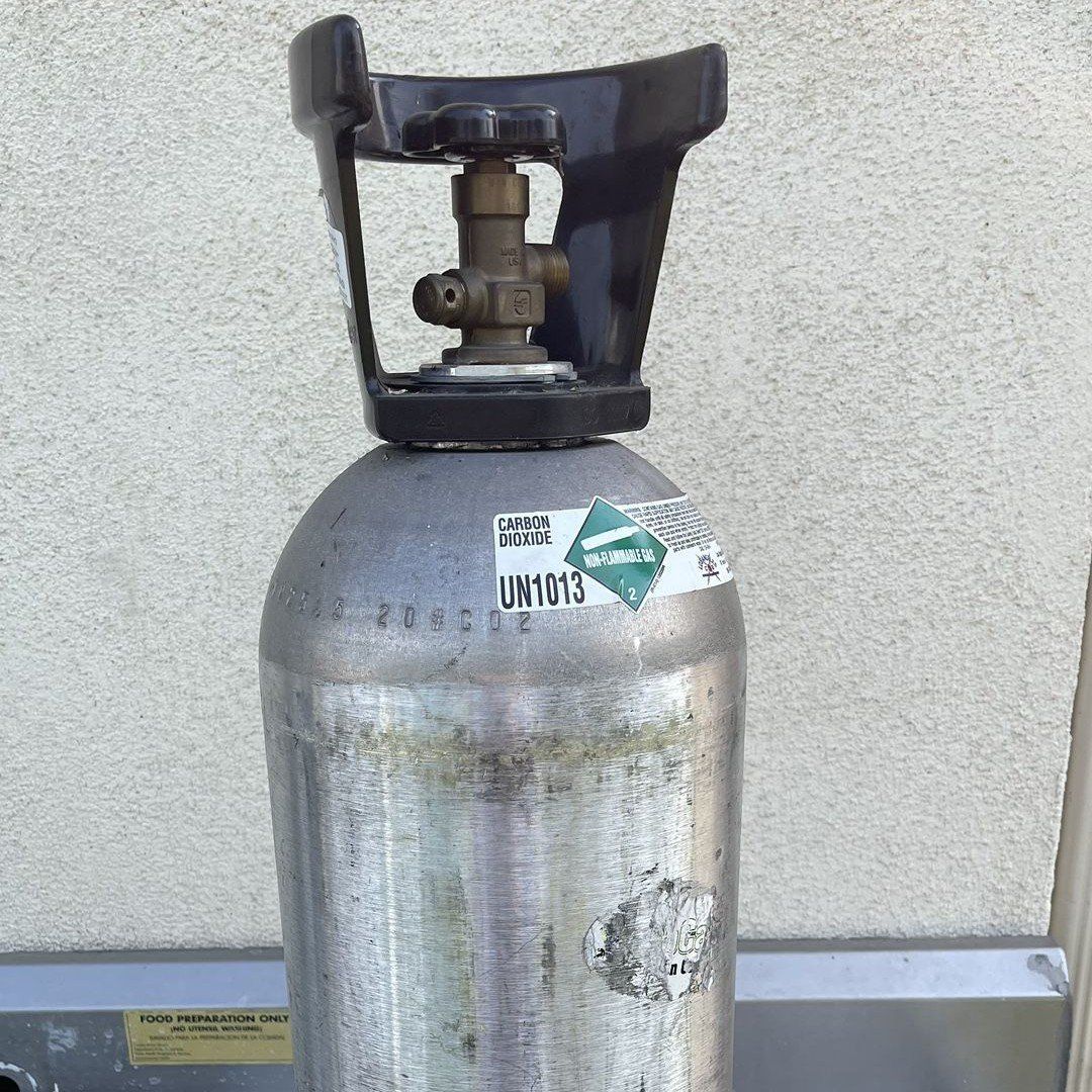 CO2 CARBON DIOXIDE TANK FULL