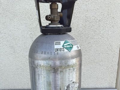 CO2 CARBON DIOXIDE TANK FULL