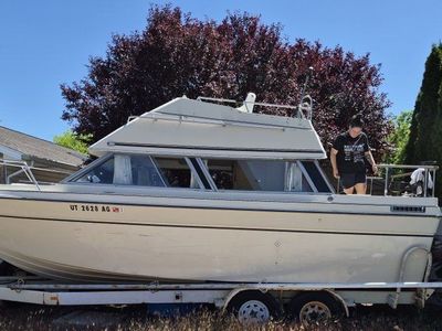 1982 Bayliner Flybridge Cruiser