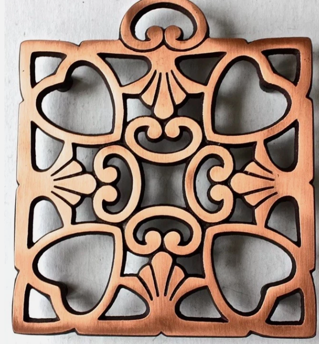 Pampered Chef Round-Up From The Heart Trivet Copper Finish 2008