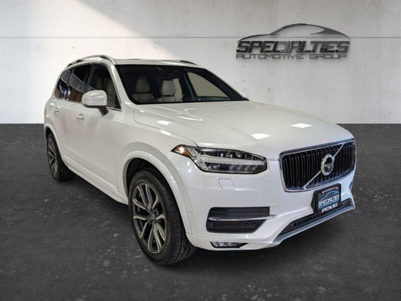 2017 VOLVO XC90 T6 Momentum