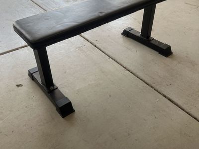 Black Flat Weight Bench - Heavy Duty Steel Frame Gym Bench
