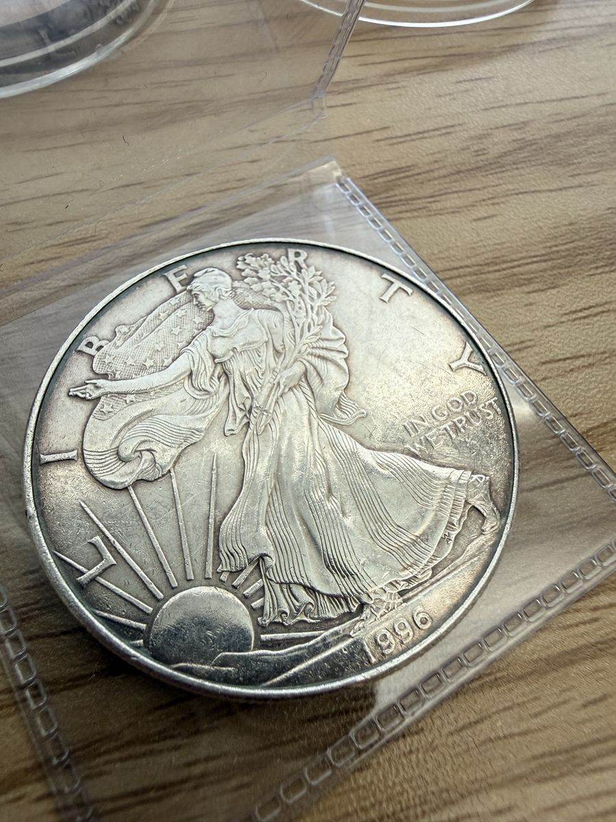 **Key Date** 1996 American Silver Eagle 1 oz Fine Silver One Dollar Coin