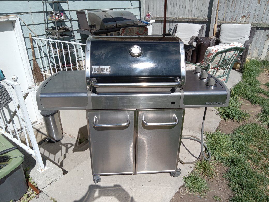 Weber Genesis 3 Burner Natural Gas Grill