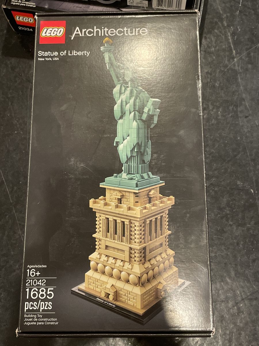LEGO Architecture 21042 Statue of Liberty New York, USA Building Kit - 1685 Pieces, Ages 16+