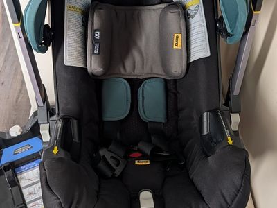 Doona stroller/carseat and base