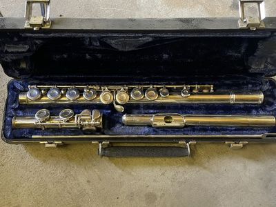 Silver-plated Flute with Hard Carrying Case - Used