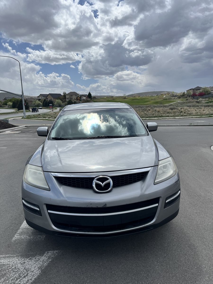 Mazda CX-9 SUV - Well-maintained & Spacious Family Vehicle