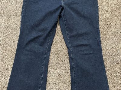 New- Size 14 Gap Bootcut Jeans