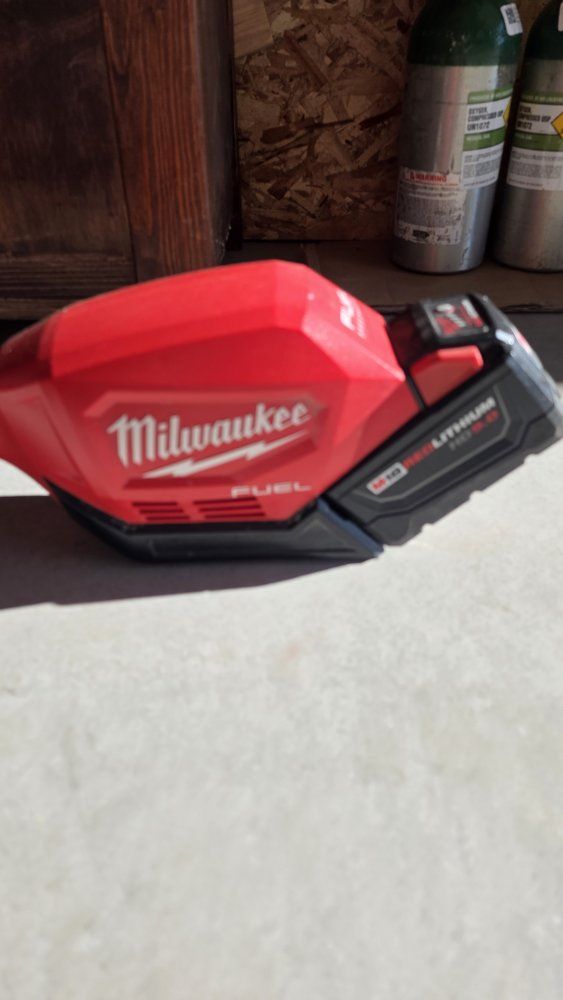 Milwaukee M18 FUEL Cordless String Trimmer / Brush Cutter