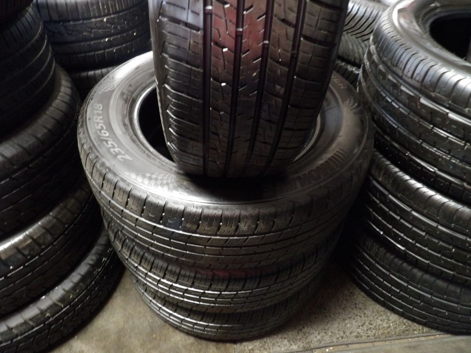 235/65R18 MOHAVE CROSSOVER SET OF USED TIRES