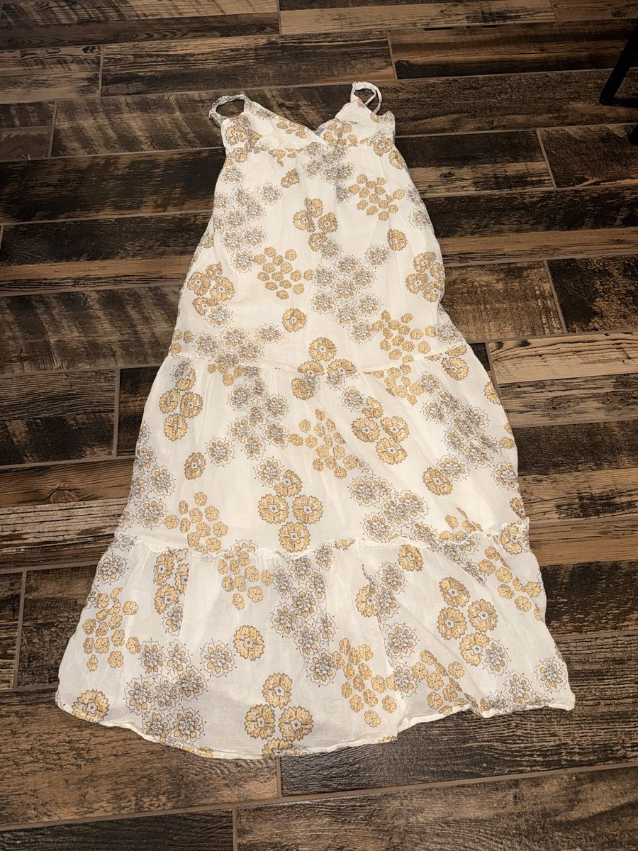 Women Size XS White and Gold Dress