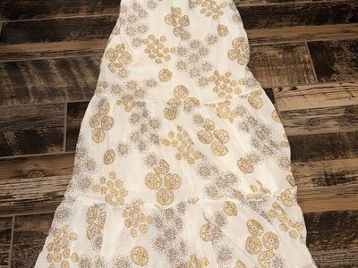 Women Size XS White and Gold Dress