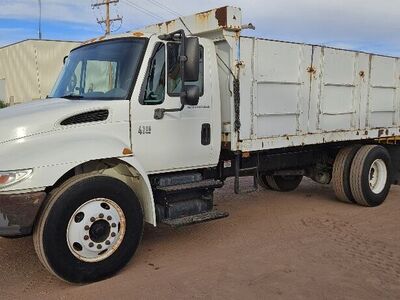 2002 International 4300 DT 466 Dump Truck