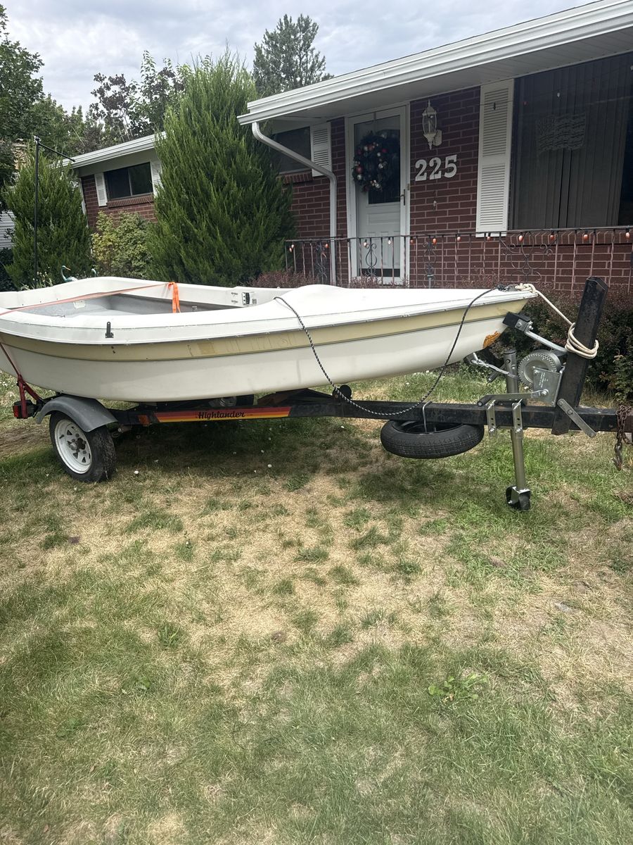 Highlander 12' Small Boat & Trailer - Fishing & Boating Ready, Title in Hand